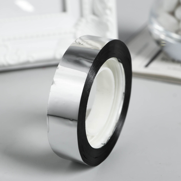 Клейкая лента пластик "Серебро" намотка 25 метров ширина 1,2 см