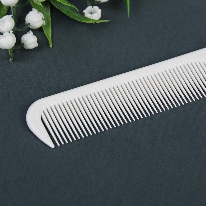 Набор расчёсок, 6 предметов в чехле, цвет белый