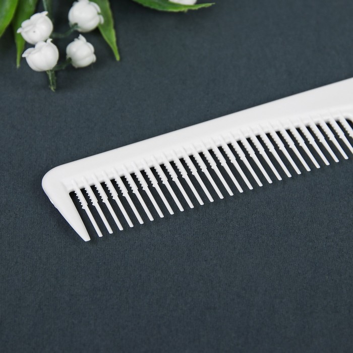 Набор расчёсок, 6 предметов в чехле, цвет белый