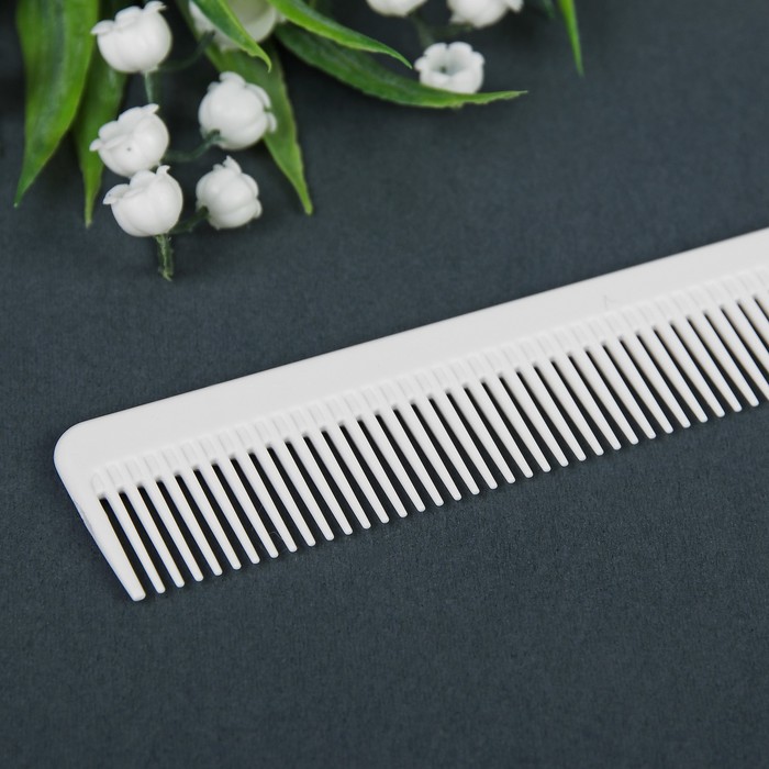 Набор расчёсок, 6 предметов в чехле, цвет белый