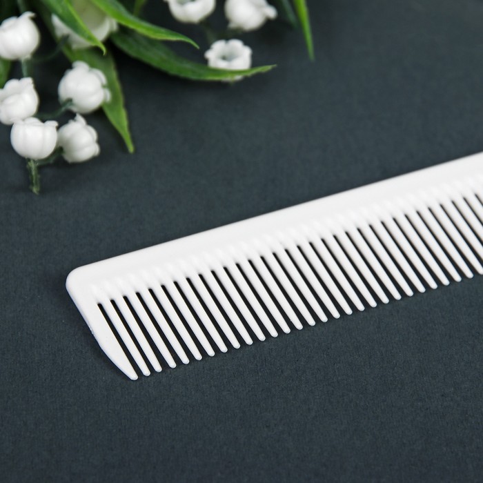 Набор расчёсок, 6 предметов в чехле, цвет белый