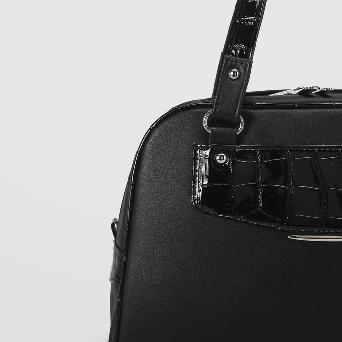 Сумка женская, 2 отдела на молниях, наружный карман, регулируемый ремень, крокодил чёрный