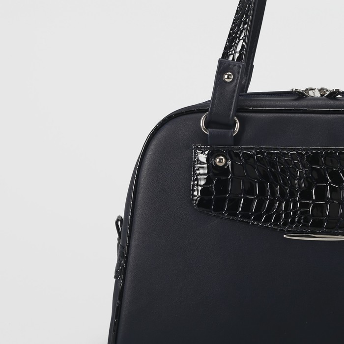 Сумка женская, 2 отдела на молниях, наружный карман, регулируемый ремень, крокодил синий