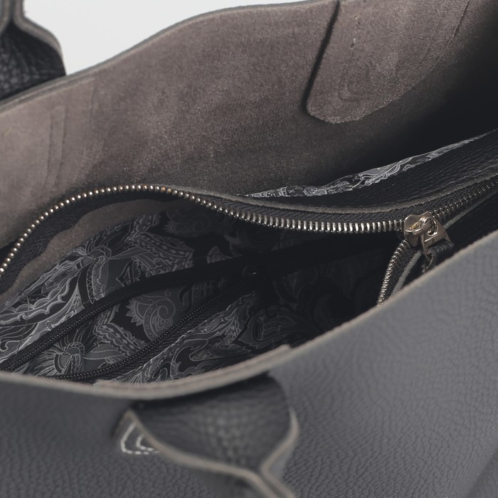 Сумка женская, отдел на молнии, длинный ремень, цвет чёрный