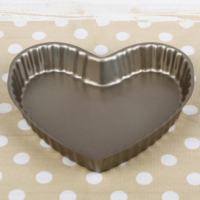Форма для выпечки 23х3,5 см "Рифленое сердце", антипригарное покрытие