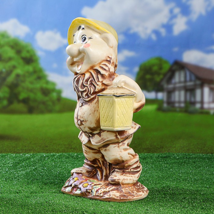 Садовая фигура "Гном с фонарём"