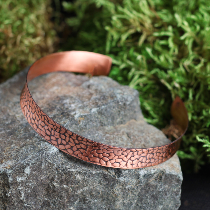 Браслет вогнутый «Камушки» H 10 мм, D 55-75 мм медь