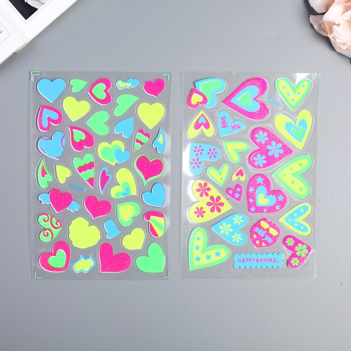 Наклейка пластик фосфорная с блестками "Сердца" МИКС 23,5х11,5 см