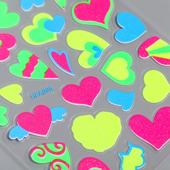 Наклейка пластик фосфорная с блестками "Сердца" МИКС 23,5х11,5 см