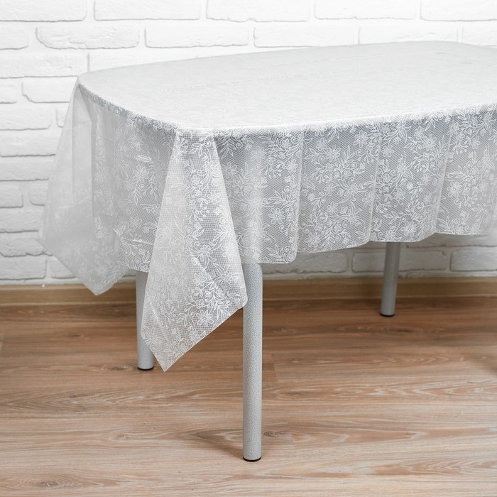 Скатерть белая с узором 132*183 см