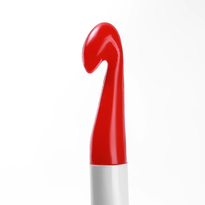 Крючок для вязания, d = 7 мм, 14 см, цвет белый/красный