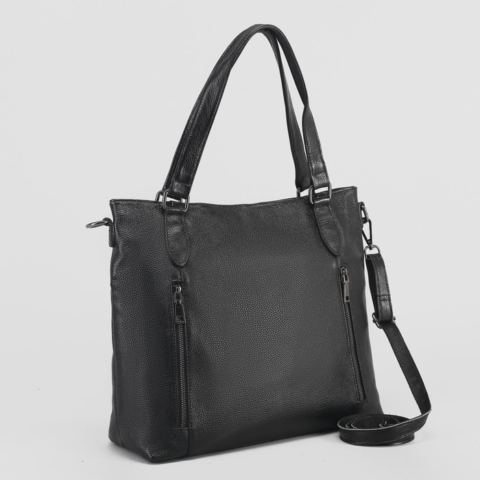 Сумка женская, отдел с перегородкой, 3 наружных кармана, длинный ремень, цвет чёрный