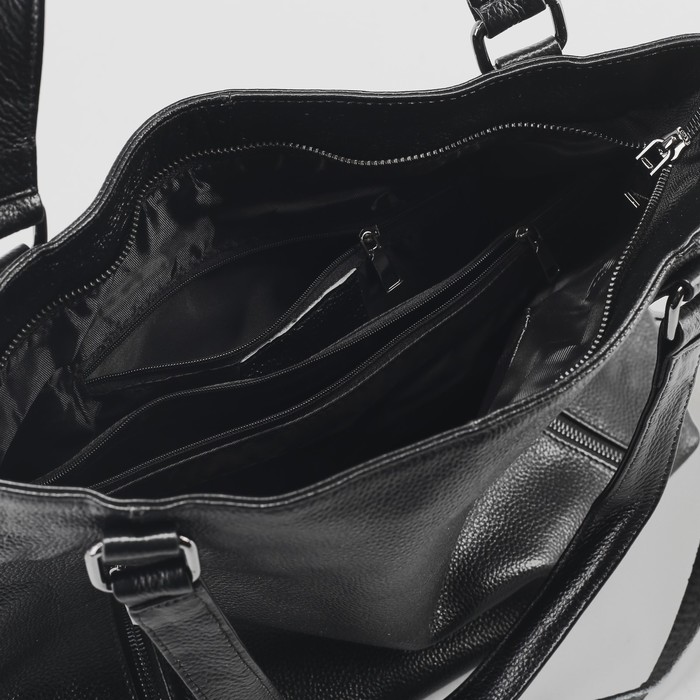 Сумка женская, отдел с перегородкой, 3 наружных кармана, длинный ремень, цвет чёрный