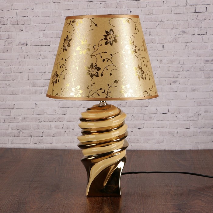 Лампа настольная керамика Е14 40Вт 220В "Смерч" белая 41х25х25 см