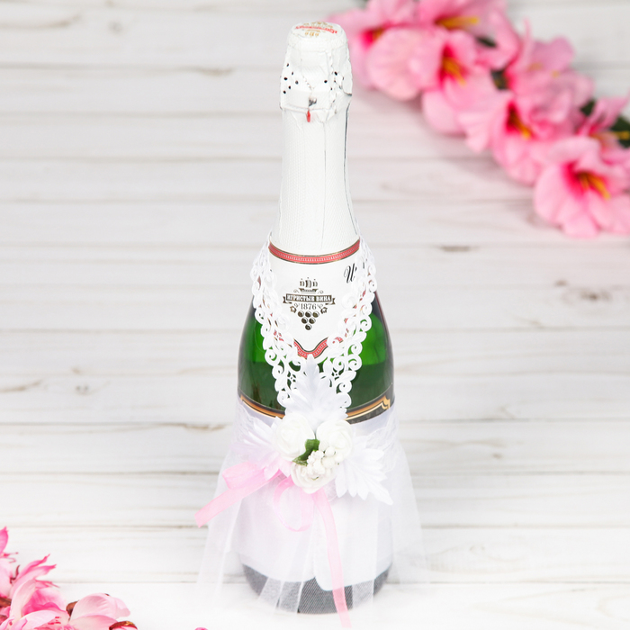 Одежда на бутылку "Вид 2", белый