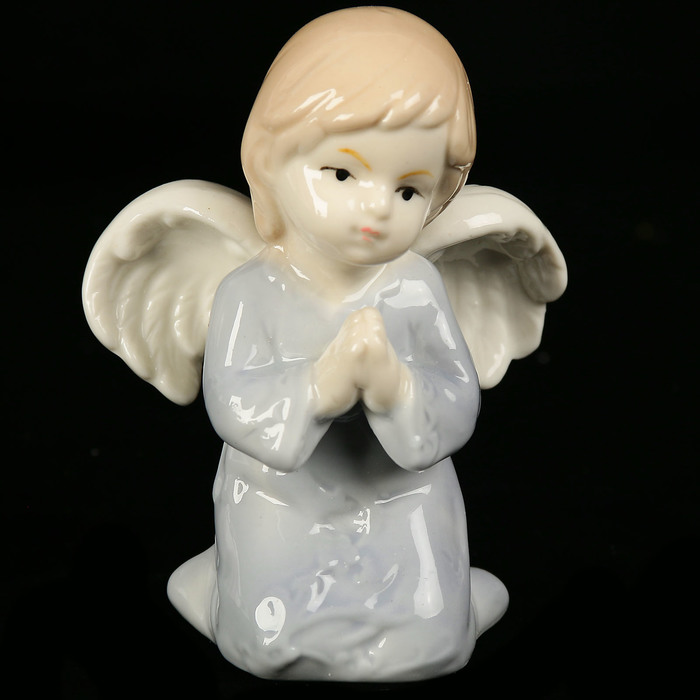 Сувенир керамика "Ангелочек, возносящий молитву" 10х8х5 см