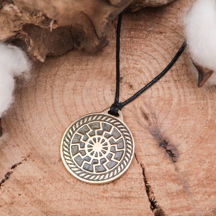 Славянский оберег "Чёрное Солнце" раскрывает внутренний потенциал