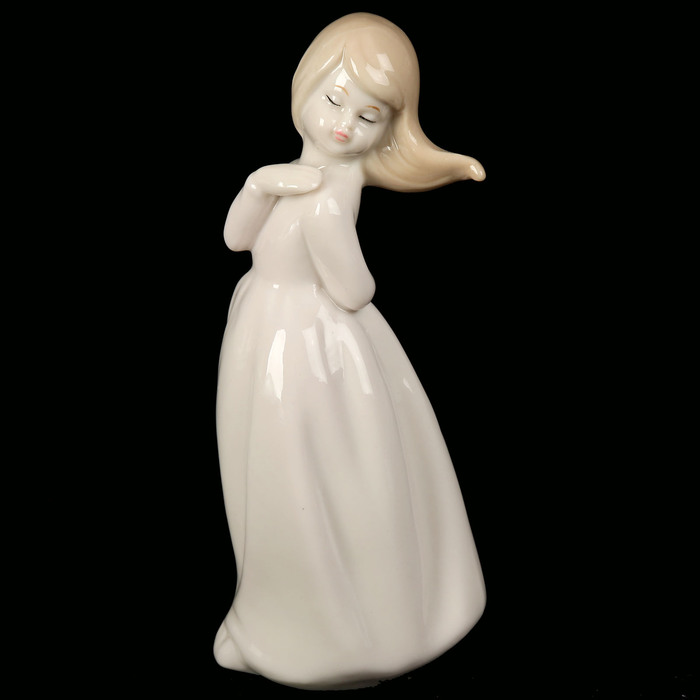 Сувенир керамика "Девочка воображуля" 13,5х6х5,7 см