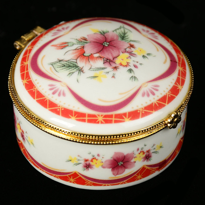 Шкатулка керамика "Букет полевых цветов" МИКС 3,5х7х7,5 см