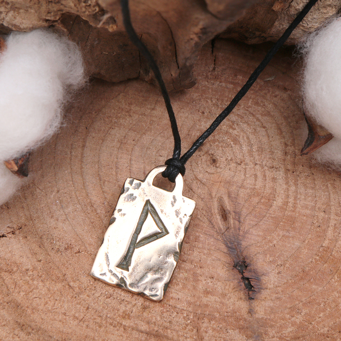 Руна № 08 Вуньо (обозначает способность действовать в единении с течением жизни)