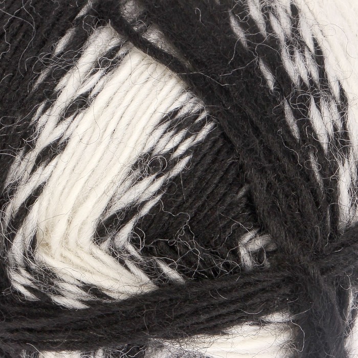 Пряжа "Adelia Bella" 67% шерсть, 33% полиэстер 266м/100гр (01 черный-белый)