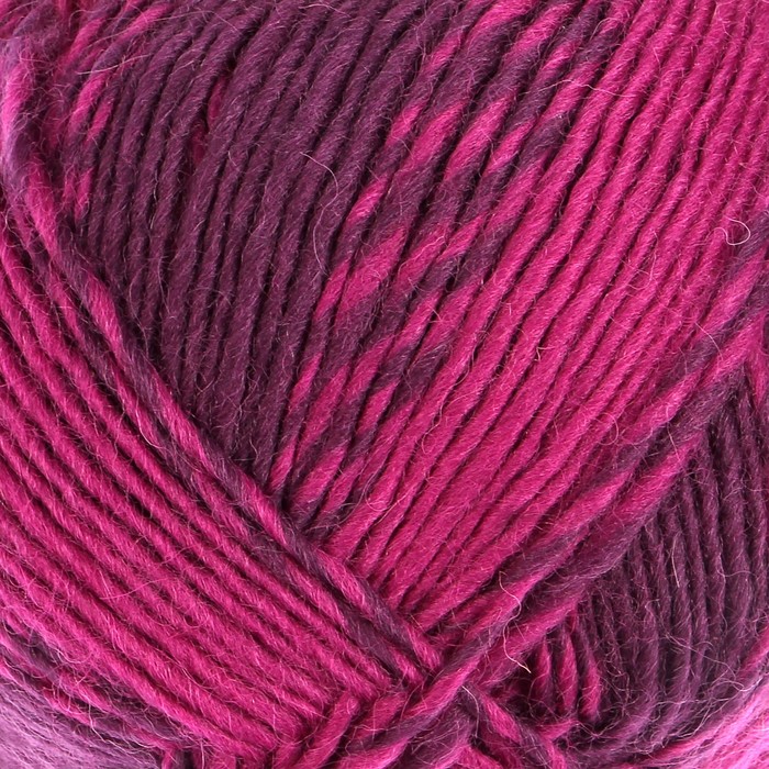 Пряжа "Adelia Bella" 67% шерсть, 33% полиэстер 266м/100гр (11 фиолет-св.фиолет)