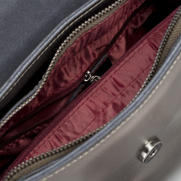 Сумка женская на молнии, 1 отдел с перегородкой, наружный карман, длинный ремень, цвет серебристый