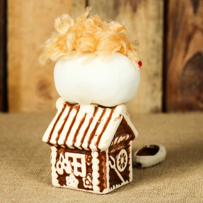 Оберег "Домовой на домике" 90*90*260