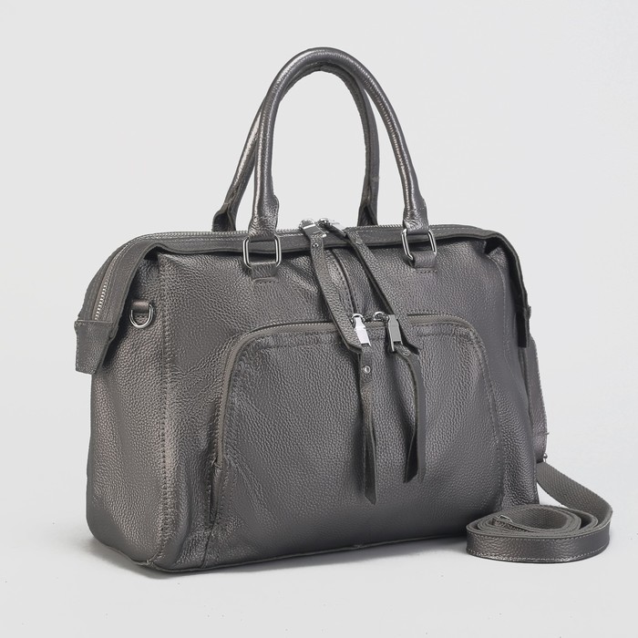 Сумка женская на молнии, 1 отдел с перегородкой, 2 наружных кармана, длинный ремень, цвет серебристый