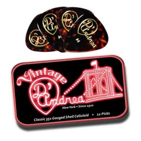 

Упаковка медиаторов D'Andrea TNVSX-121 Classic Celluloid 12штук, толщина 1,21мм, D`Andrea