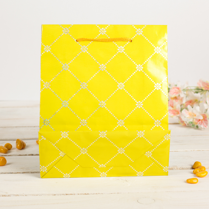 Пакет голографический "Цветочный узор", 26 х 8 х 34 см