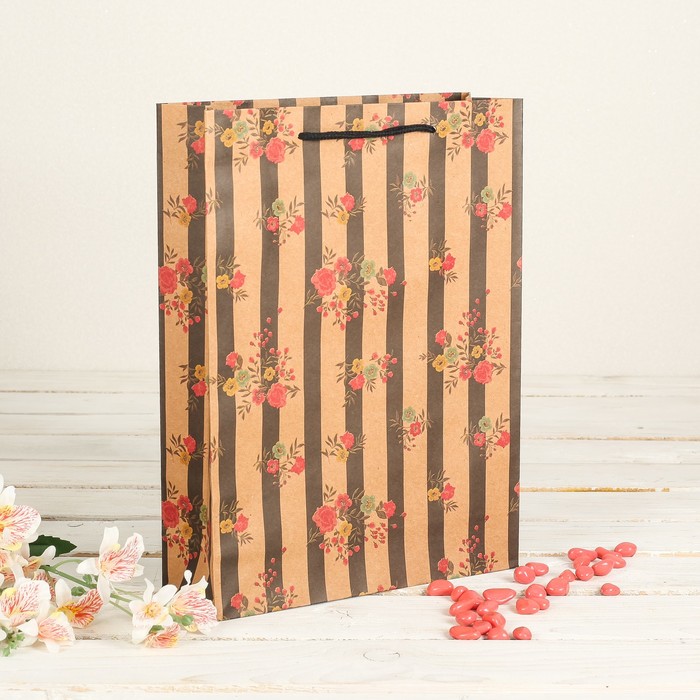 Пакет крафт "Цветы", 19 х 8 х 24 см