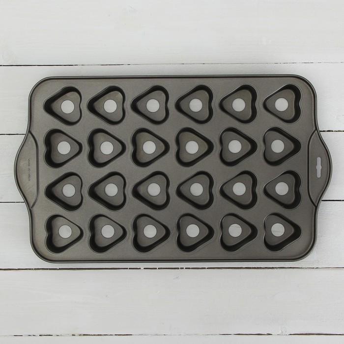 Форма для выпечки "Жаклин. Сердце", с антипригарным покрытием, со съемным дном, 24 ячейки, 46х27х3,5 см