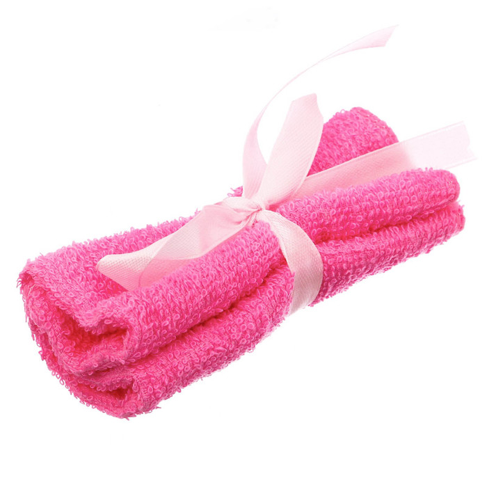 Набор "Любимой мамочке": 5 мыльных лепестков и полотенце в шкатулке