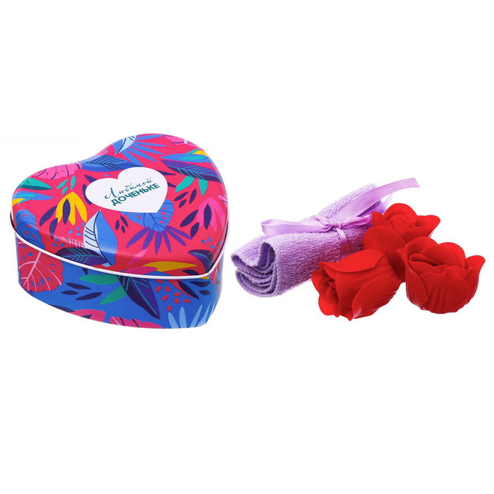 Набор "Любимой доченьке": 5 мыльных лепестков и полотенце в шкатулке