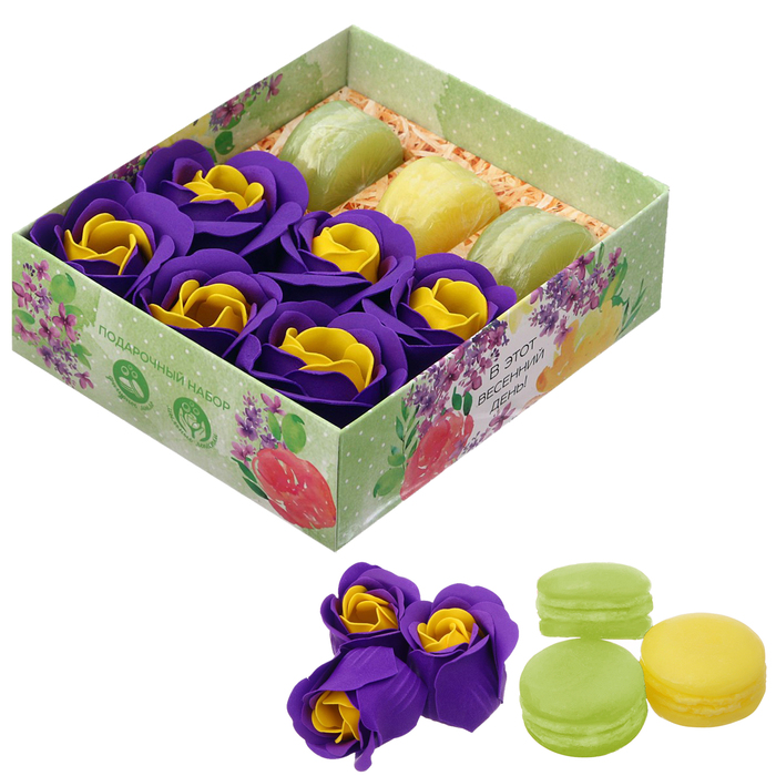 Подарочный набор "В этот весенний день": мыльные лепестки и мыло в форме пирожного