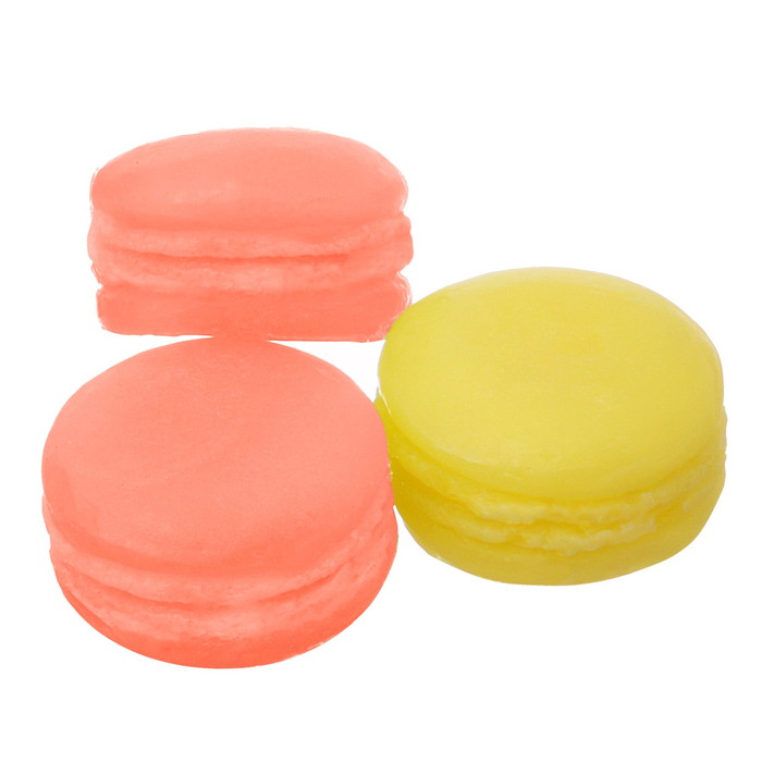 Подарочный набор "Самой чудесной": мыльные лепестки и мыло в форме пирожного