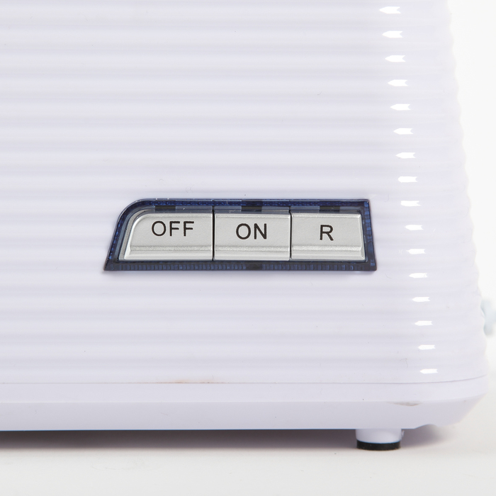 Мясорубка Saturn ST-FP0090, 1600 Вт, реверс, 2 насадки