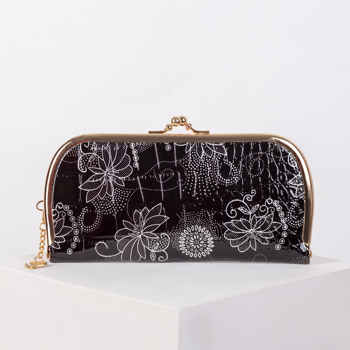 Кошелёк женский на фермуаре, 4 отдела, для монет, цвет белый