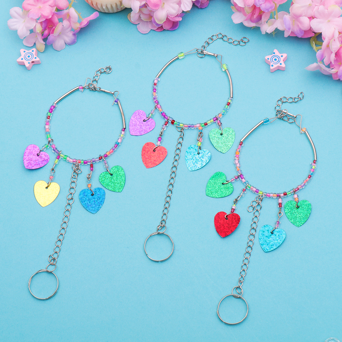 Браслет детский "Выбражулька" 4 подвески, сердечки, цвет МИКС