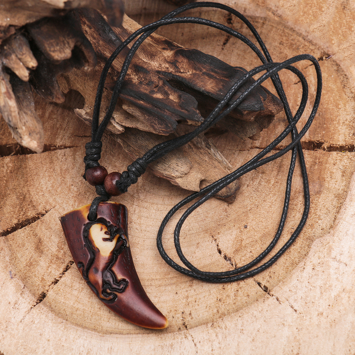 Кулон мужской "Клык" львиный длина 40-80см регулир-я, цвет коричнево-чёрный