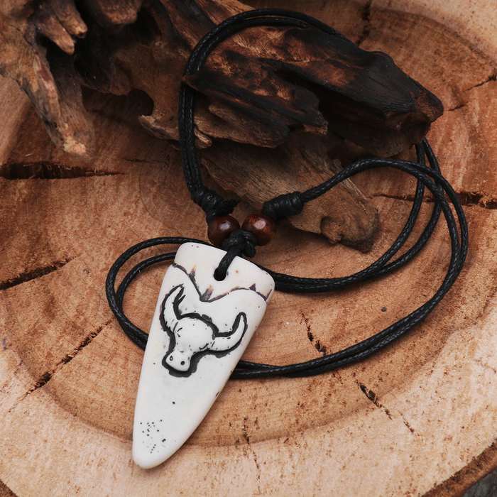 Кулон мужской "Клык" бизон длина 40-80см регулир-я, цвет бело-чёрный