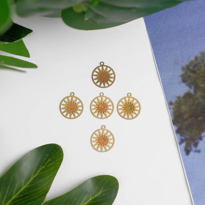 Декор для творчества металл "Компас" золото 1,1х1 см