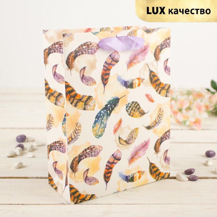 Пакет подарочный "Пёрышки", бежевый, 18 х 8 х 24 см