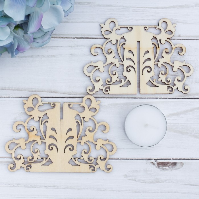 Подсвечник со свечой "Вензеля"