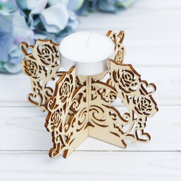 Подсвечник со свечой "Цветы"