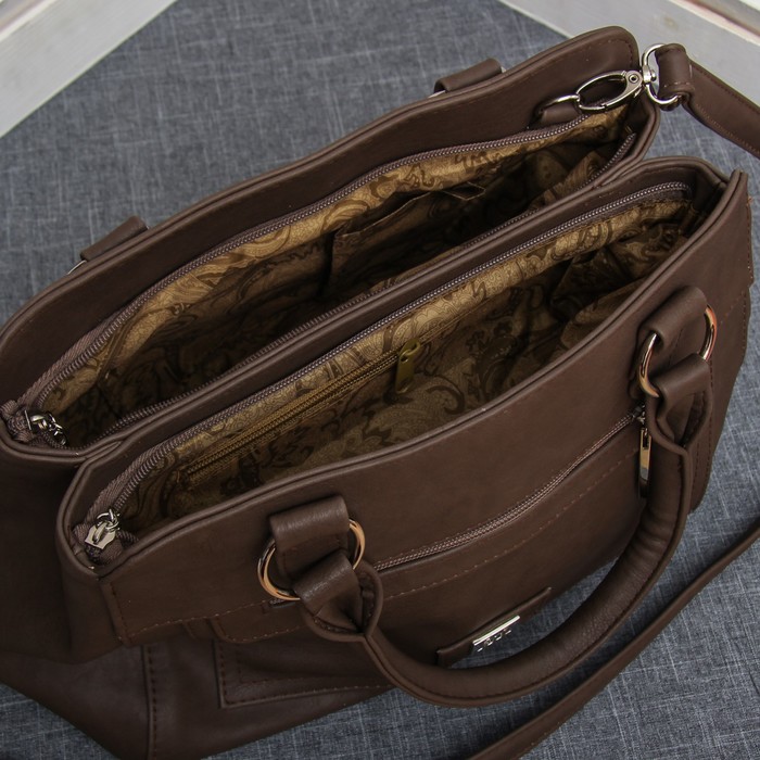 Сумка женская, 2 отдела на молнии, 2 наружных кармана, длинный ремень, цвет коричневый