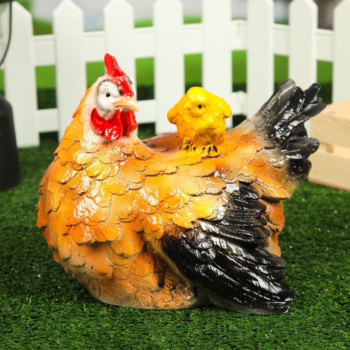 Садовая фигура "Курица с цыплёнком"