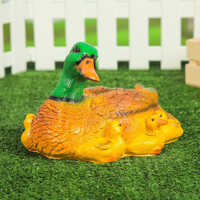 Садовая фигура "Утка с утятами  №1"