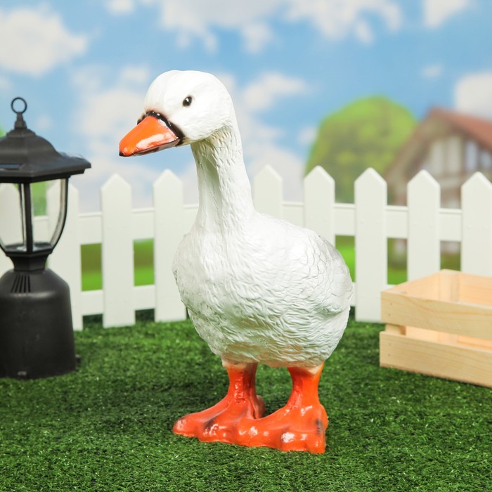 Садовая фигура "Гусь средний"